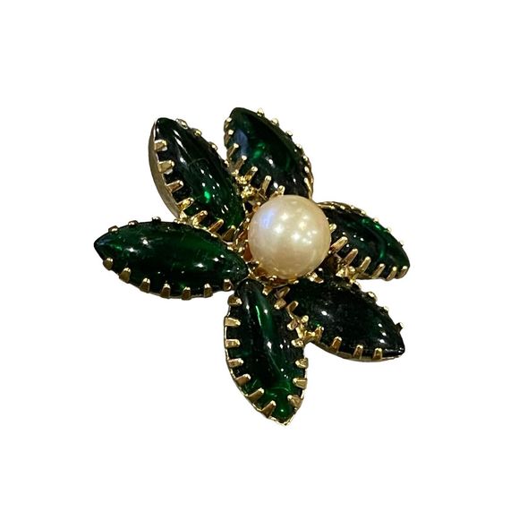 Vintage Green Glass Navette Rhinestone Faux Pearl Flower Pin Brooch Gold Tone - Picture 3 of 6